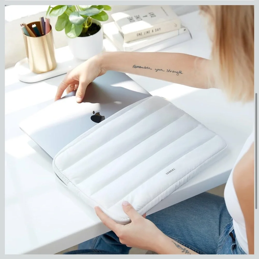 White Puffy Laptop Sleeve Case for Tablets & Laptops